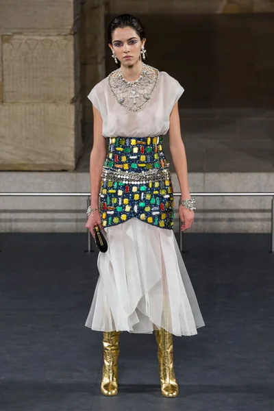 Look 67